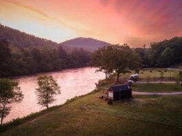 Marque, glamping | WorldHotels lance WorldHotels Backdrop™, une nouvelle collection dédiée au glamping et aux séjours en pleine nature Asheville River Cabins en Caroline du Nord