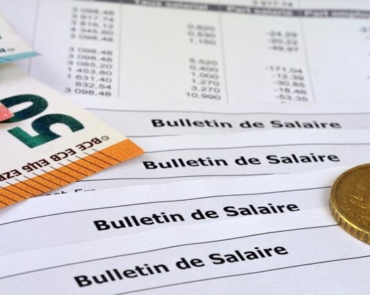 RH | Silae s’offre un juriste : l’acquisition de Kanoon ouvre une nouvelle ère pour la Legaltech RH Bulletin de paie @ Depositphotos