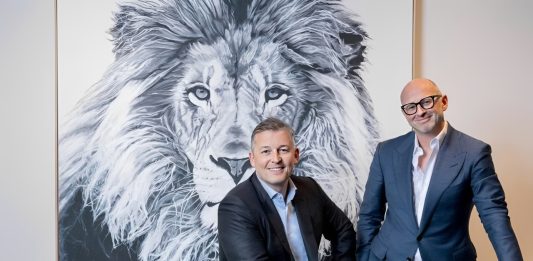 Océanie | En Australie, Salter Brothers accélère sa stratégie hôtelière et mise sur le luxe expérientiel Robert Salter and Paul Salter, who lead Salter Brothers, an investment group. Picture: Kane Multimedia