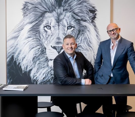 Océanie | En Australie, Salter Brothers accélère sa stratégie hôtelière et mise sur le luxe expérientiel Robert Salter and Paul Salter, who lead Salter Brothers, an investment group. Picture: Kane Multimedia