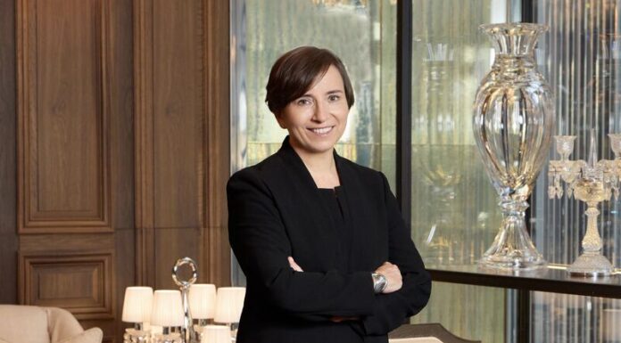 Thais Roda @ credit Baccarat
