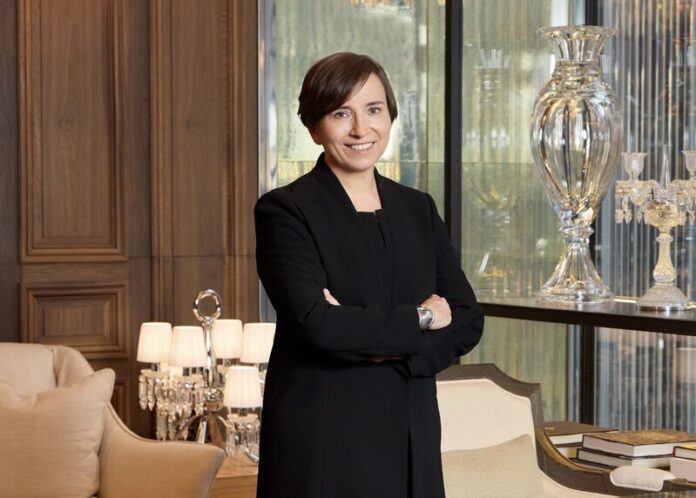 Thais Roda @ credit Baccarat