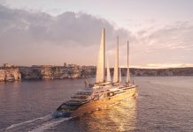 Grands voiliers de luxe | L’ Orient Express Corinthian baptisé à Saint-Nazaire : le plus grand voilier du monde prend la mer