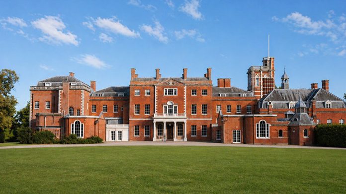 1st Noted Collection by Ihg hotel signed in the UK @ credit IHG
