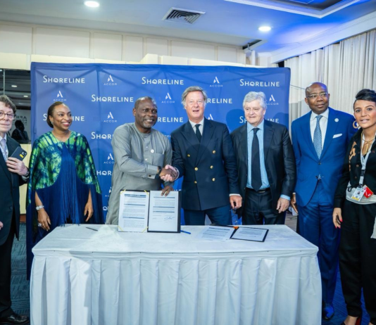 Nigeria | Accor et Shoreline Group s’allient pour développer la première plateforme hôtelière nationale Cérémonie de signature Accor_x_Shoreline @ credit Accor