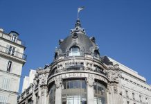 2030, Paris | Le BHV Marais se réinvente : un hôtel aux deux derniers étages ! BHV_la_coupole @ credit Wikipedia Commons