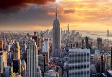 Asset, NYC | Le Chambers Hotel change de propriétaire pour 66,2 M$ New York skyline at sunset, USA.