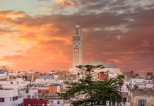 Maroc | Pickalbatros prépare le rachat du Mövenpick Casablanca auprès de Sanlam Maroc Mosquée Hassan II au coucher du soleil à Casablanca, Maroc. @ credit Depositphotos.com