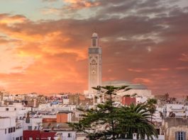 Maroc | Pickalbatros prépare le rachat du Mövenpick Casablanca auprès de Sanlam Maroc Mosquée Hassan II au coucher du soleil à Casablanca, Maroc. @ credit Depositphotos.com