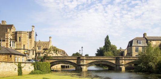 Projet, UK | Nobu Hospitality annonce un hôtel, des résidences et un restaurant dans le comté de Rutland, en Angleterre Stamford @ credit Depositphotos