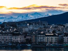 France-Suisse | Travailleurs frontaliers : un accord européen qui pourrait rebattre les cartes de l’indemnisation chômage Genève au lever du soleil Depositphotos.com