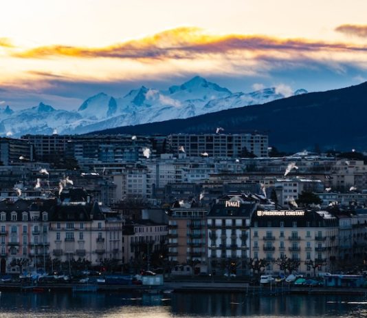 France-Suisse | Travailleurs frontaliers : un accord européen qui pourrait rebattre les cartes de l’indemnisation chômage Genève au lever du soleil Depositphotos.com