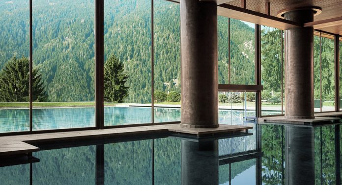 @ credit Lefay Resort & SPA Dolomiti Indoor Outdoor Pool