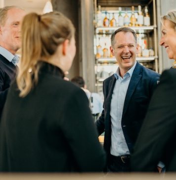 Trends Report Hilton | Hilton pose l’hospitalité en modèle universel de management : l’humain reprend l’avantage sur l’IA Hilton Frankfurtb City Centre @ creidt Hilton