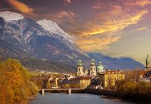 Autriche | Minor Hotels signe le NH Collection Innsbruck Grand Hotel Europa et renforce son développement en Autriche Panoramic view of sunset scene at Innsbruck cityscape, colorful historic buildings in Innsbruck, Austria
