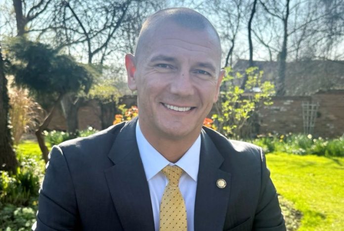 The Feathers recrute Peter Prusaczyk, ancien dirigeant du Belmond Le Manoir aux Quat’Saisons Peter Prusaczyk @ credit linkedIn