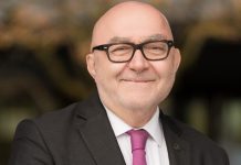Suisse | Thomas Hartleyb quitte l’EHL : fin de carrière d’un hôtelier devenu passeur Thomas Hartleyb @ credit linkedIn