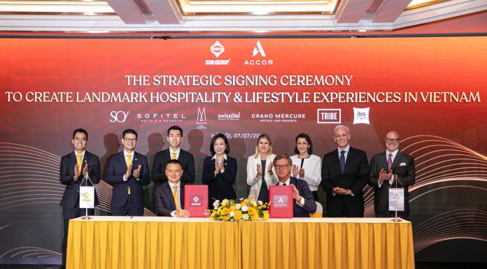 Accor_x_Sun_Group_Signing_1