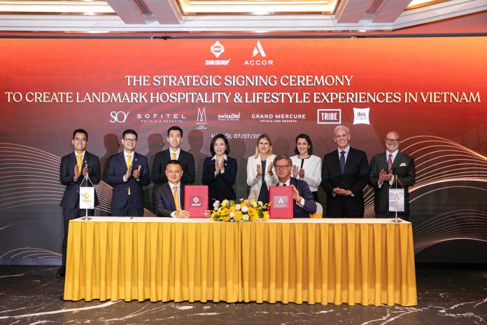 Accor et Sun Group renforcent leur partenariat stratégique pour développer plus de 5 300 clés au Vietnam Accor_x_Sun_Group_Signing_1