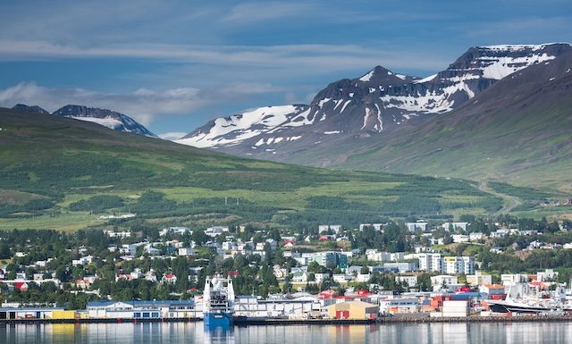 Akureyri en Islande @ Depositphotos.com