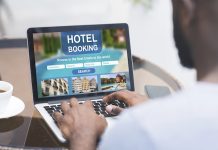 Revenue et gouvernance | Parité tarifaire, les sept leviers pour reprendre le contrôle des réservations directes Réservations en ligne, booking service, OTA @ credit Depositphotos.com