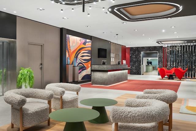 S2 2026, Hongrie | Danubius Hotels fait entrer Radisson Individuals en Hongrie avec l’Hotel Erzsébet à Budapest Hotel Erzsébet City Center Budapest, a member of Radisson Individuals _lobby_01