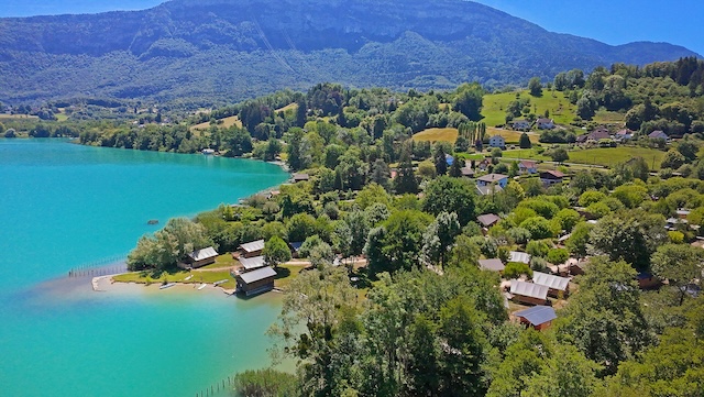 France | Le Groupe Huttopia inaugure deux nouvelles destinations au bord du lac d’Aiguebelette @ credit Huttopia Domaine du Lac