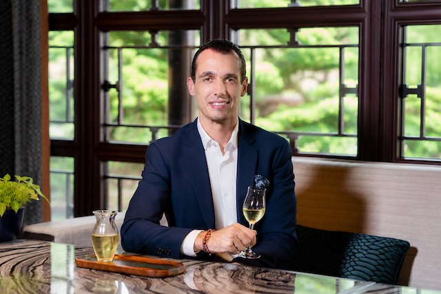 Nicolas Senes @ credit Four Seasons