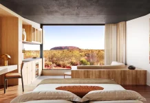 Ouverture T1 2028, Australie | Beckons annonce un nouveau lodge ultra-luxe à Uluru-Kata Tjuta Rendering of a Desert Suite with views of Uluṟu – credit VASTview