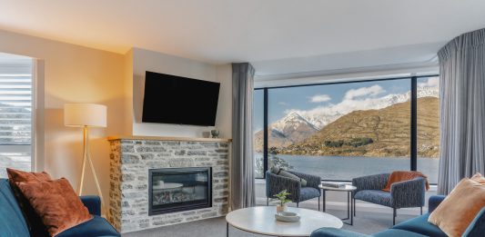 Ouverture, septembre 2026 | Minor Hotels installe Avani à Queenstown, porte d’entrée de la marque en Nouvelle-Zélande Queenstown Oaks Second round lounge original @ credit Minor Hotels
