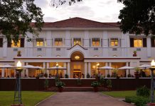 Acquisition, Zimbabwe | African Sun prend le contrôle total du Victoria Falls Hotel African Sun rachète les 50 % de Meikles Hospitality dans le Victoria Falls Hotel et devient seul opérateur de cet établissement historique du Zimbabwe. (154 caractères)