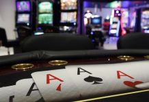 Casinos, 2027 | Merkur rachète le groupe Casigrangi et prépare une OPA simplifiée sur Société Française de Casinos Illustration Slot machines in a casino @ Depositphotos.com