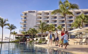 Hilton-Cancun-an-All-Inclusive-Resort-Pool