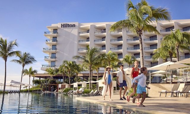 Hilton-Cancun-an-All-Inclusive-Resort-Pool