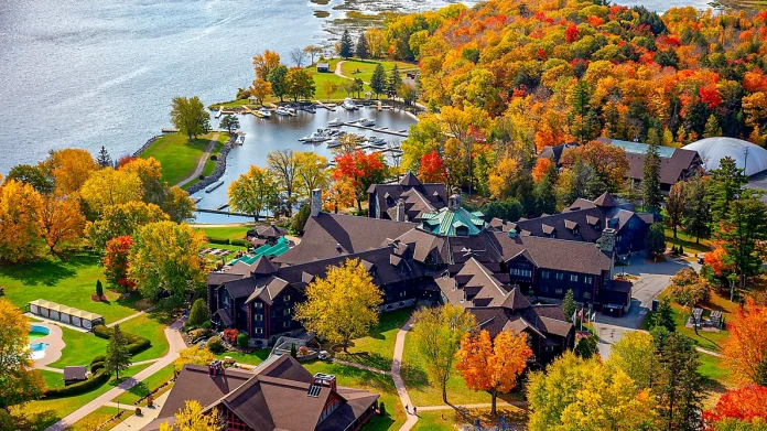@ credit Château Montebello