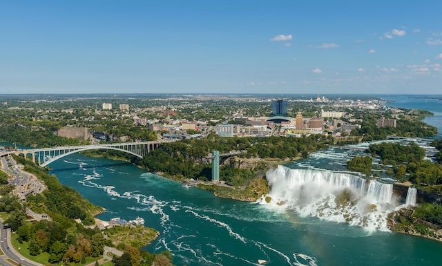 Niagara falls @ credit Depositphotos.com