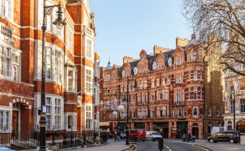 Mayfair, London @ credit Depositphotos.com