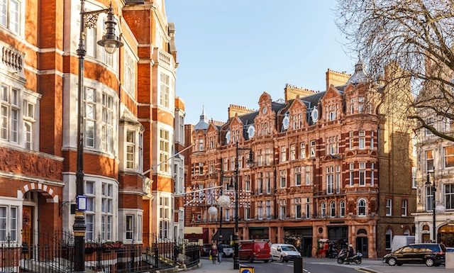 Mayfair, London @ credit Depositphotos.com