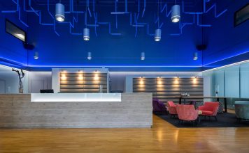Lobby view @ credit Wyndham Frankfurt Niederrad