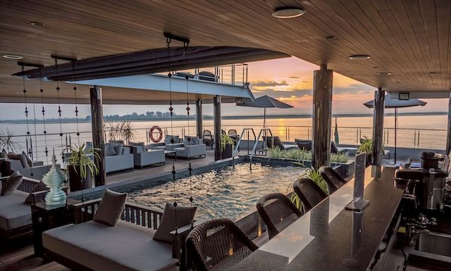 Scenic Aura Vitality Pool