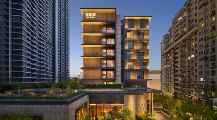 Xi Zhe Wuxi, Curio Collection by Hilton