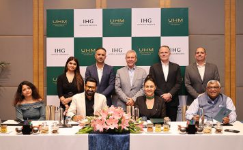 Cérémonie de signature Garner @ credit IHG