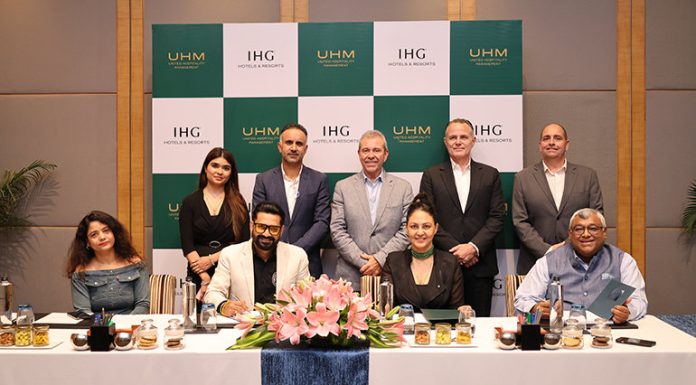 Cérémonie de signature Garner @ credit IHG