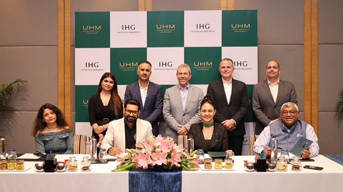 Cérémonie de signature Garner @ credit IHG
