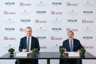 Minor Bloom signing