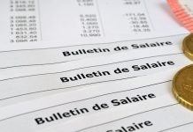 Novembre 2026, France | Salaires HCR : la nouvelle grille conventionnelle devient obligatoire au 1er novembre French salary slips with euros close-up