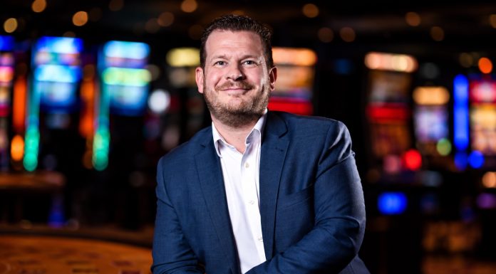 Portrait de Philippe Clement au casino @ credit linkedIn
