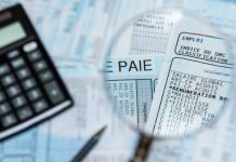 Pouvoir d’achat, 01 2027 🇫🇷 | Prime d’activité : pourquoi les salariés de l’hôtellerie-restauration pourraient être particulièrement concernés en 2027 french-payroll-magnifying-glass-calculator-Depositphotos_396217094_XL