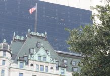 États-Unis | Le long séjour représente 40 % des projets hôteliers en développement, tandis que le luxe atteint des niveaux records New York City Manhattan Midtown. Central park on 5th Fifth 5 avenue, USA. American landmark, urban public park in NYC, United States. Hotel building architecture from Grand Army Plaza, Pulitzer Plaza.